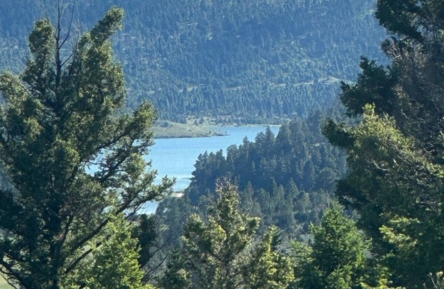 Welcome to our Mountain Lake Getaway