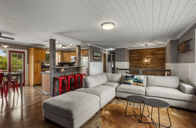 Welcome to Bozeman Haus! A comfortable 4 Bedroom House that sleeps 8 people.