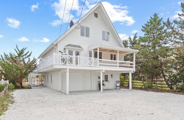 Welcome to COASTAL SERENITY - Your Ultimate Beachfront Escape!