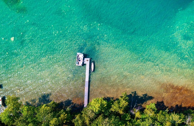 Welcome to SUGAR SHORE! An Up North Cabin Paradise On Pristine Sugar Lake