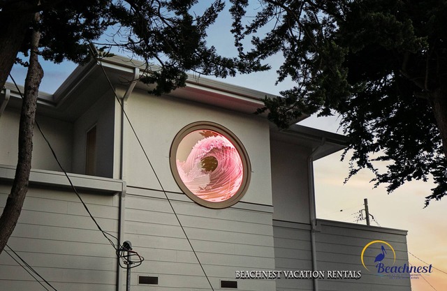 Welcome to the Wave House in Pleasure Point. Oceanview. Pets Considered. Hot Tub.