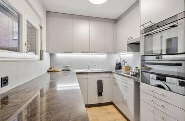 Welcoming Comfort in Wetzikon's Core!