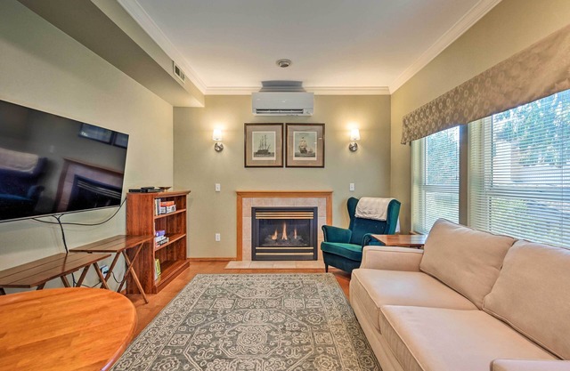 Welcoming Edmonds Vacation Rental w/Fireplace!