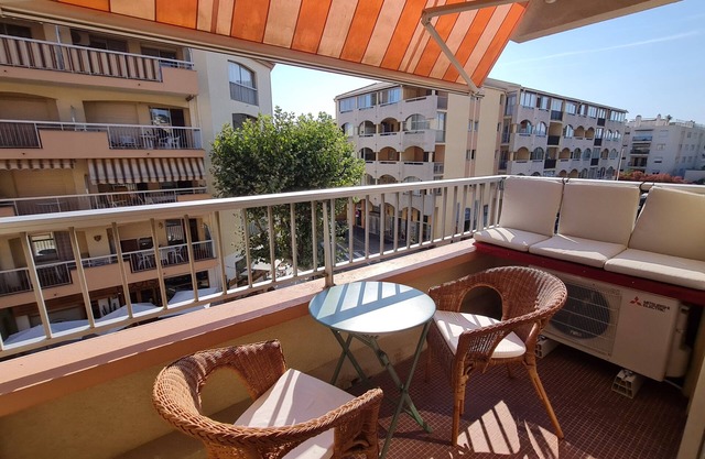 Well-located apartment 50 m from the beach and in the town center