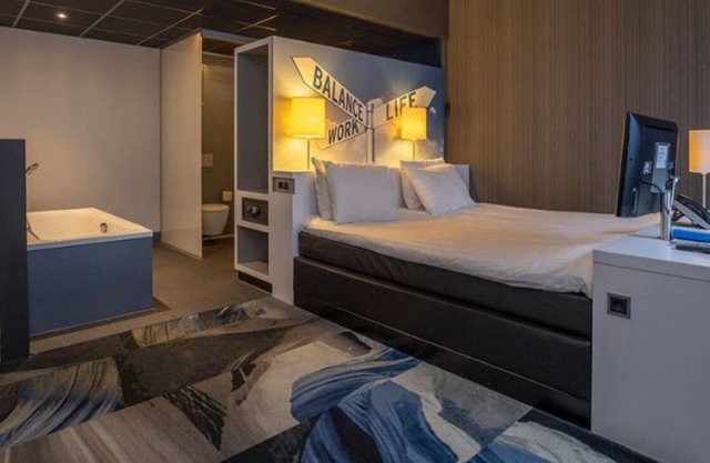 Wellness Retreat & Nearby Hiking Trails in Sittard Easy Access to Park