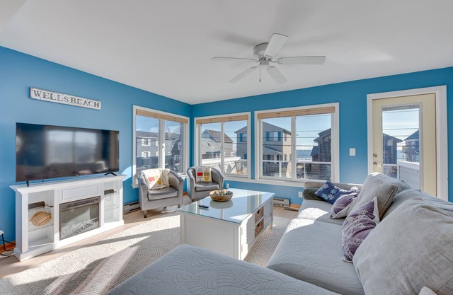 Wells Beach House w/Ocean-View Deck