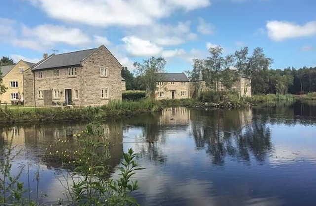 WENSLEY, family friendly, with a garden in Matlock