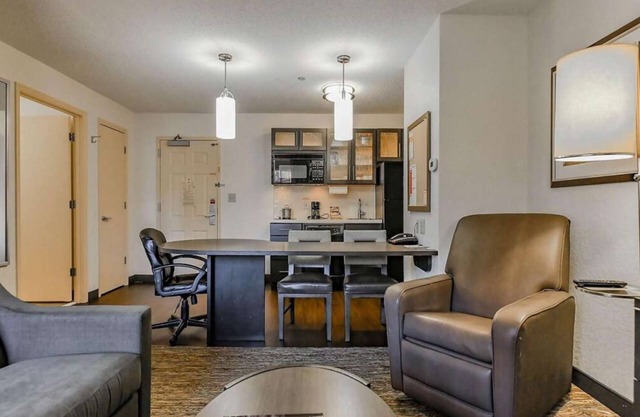 West Des Moines Getaway! 4 Spacious Units, Fully-equipped Kitchen, Pets Allowed!