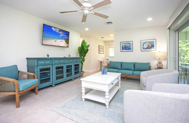 West End Paradise Unit 2 Seahorse 3 - two bedroom suite w/water views