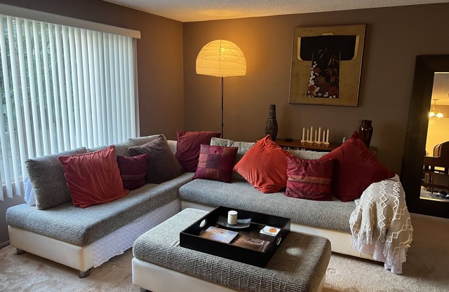 West Hollywood Condo In the heart of West Holllywood! Walk to everything!