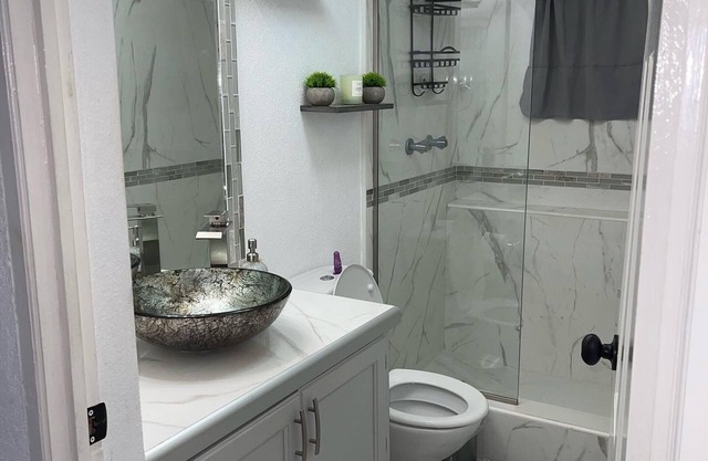 West view 1- ask about our special rates ! free wifi, modern, near the beach