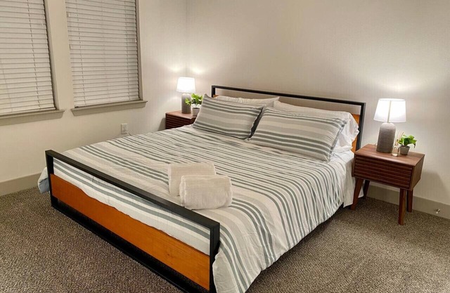 Westchase Longterm pool 2B2B King fully equipped