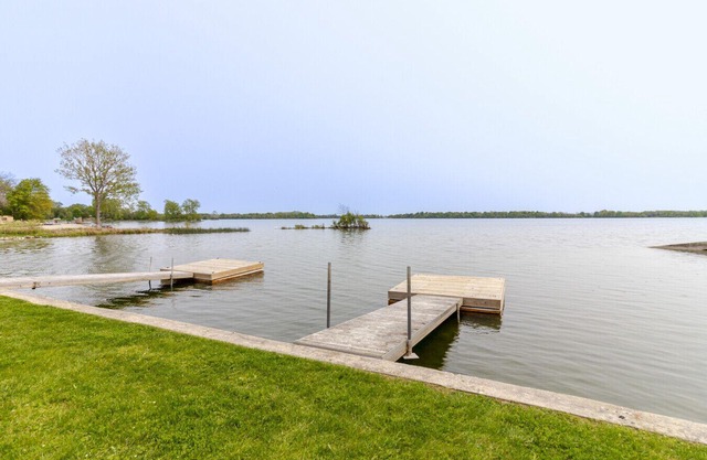 Westlake Couple`s Cottage