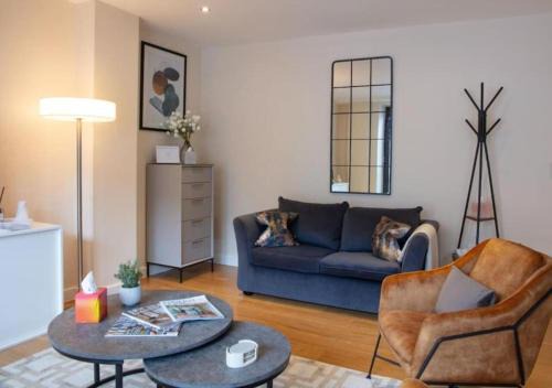 Westminster 1 bed apt with terrace and Air-Con