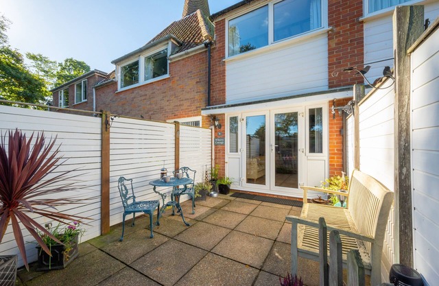 Wherry Cottage - One Bedroom House, Sleeps 2