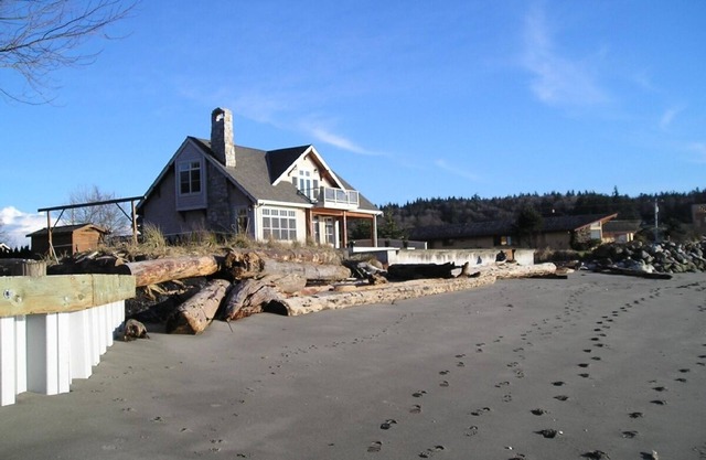 Whidbey Island Beach Front Vacation Home