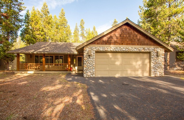 WHIS02 - Quiet North End Location, Elegant Contemporary Ranch, Hot Tub