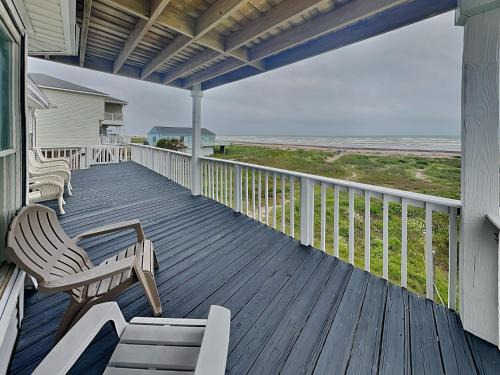 Whispering Sands Beachfront
