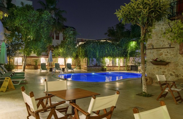 White Garden Hotel