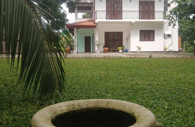 White House Family StaynKurunegala Srilanka