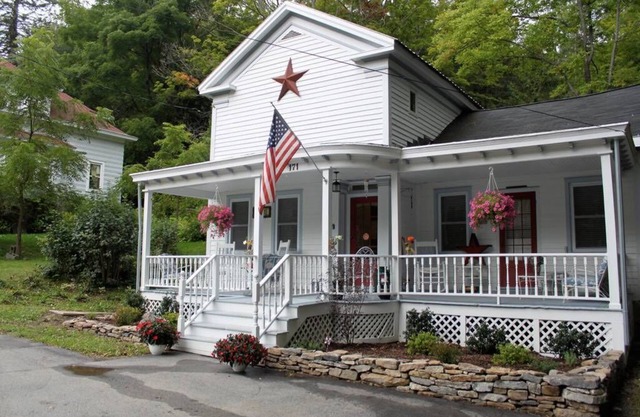 White House on Main - Sharon Springs NY