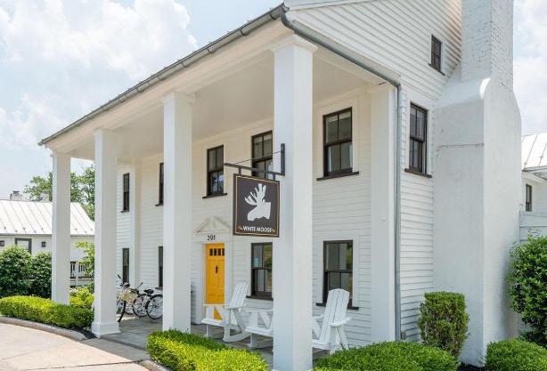 White Moose Inn