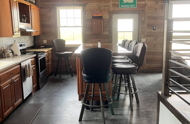 White Oak Retreat SW WI easy access to ATV and Snowmobile Trails