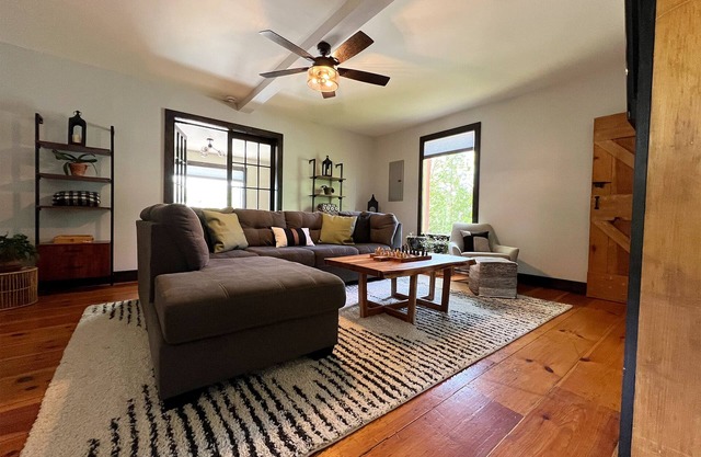 Whiteface Mt View Private Spacious Rustic Apt Walk to Main St 10 min