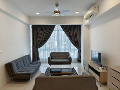 Whitehouse at Sutera Avenue by Rasa Sayang
