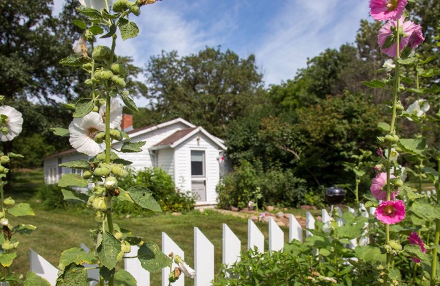Whiterock Conservancy - Hollyhock Cottage