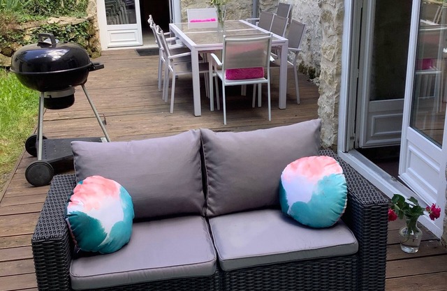 Whole house 4 * of 240 m2 near Paris, balneo, equipped garden, wifi