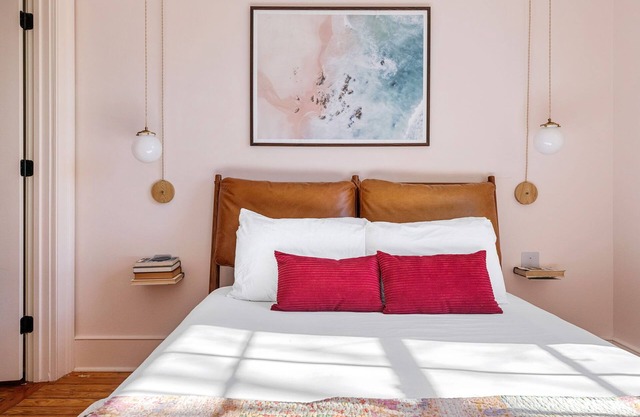 Whole House|Downtown|Sleeps 16