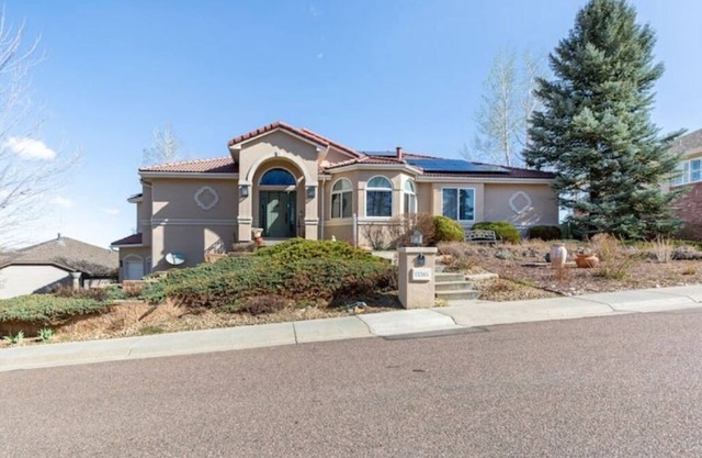 Whole Unit: 2Br, 1Bath, Fully Equipped Kitchen, Trails, Laundry, EV Charger