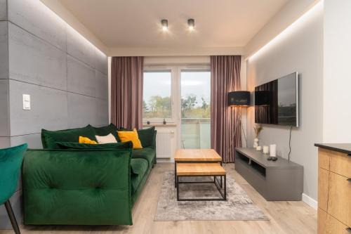 Wichrowa Deluxe Apartment by BookingHost