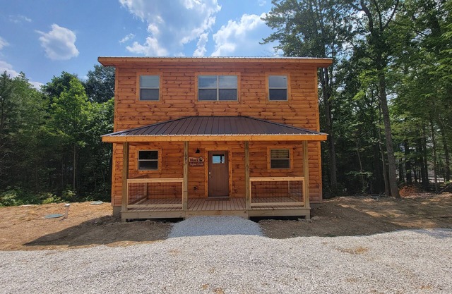 WiFi w/Great Location - Skyline Chalet - Large Family Getaway in Red River Gorge, KY!