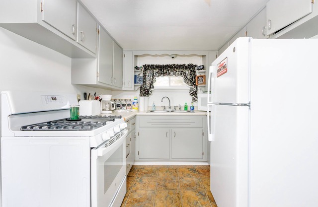 Wild Acres Farm, Fishery and Hunting Preserve - Cottage