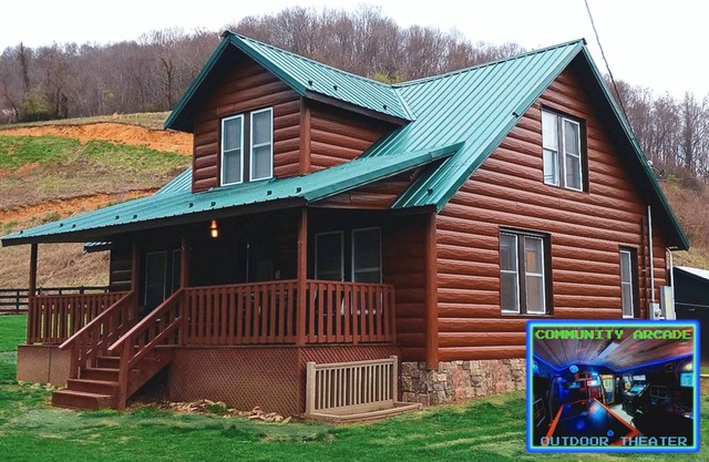 Wild Horse Lodge at Highland Hideaways near Grayson Highlands - Arcade/Theatern