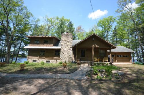 Wild Refuge Lodge