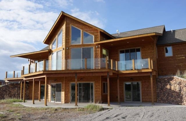 Wild Rose River Level Apartment With Private Acre Pond