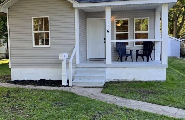 Wilson, Two Bedroom House in Historic Loveland