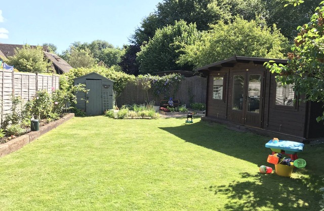 Winchester 3 Bedroom Cottage + Large Garden w/Office - Opposite 5-Star Farm Shop