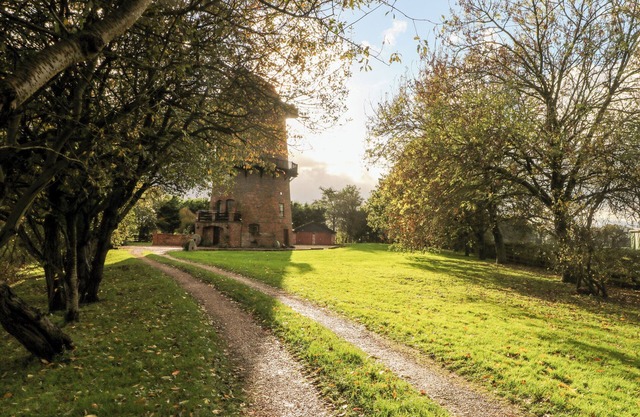 WINDMILL ON THE FARM, family friendly, with a garden in Burscough