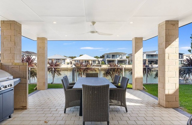 Windward Marina Retreat