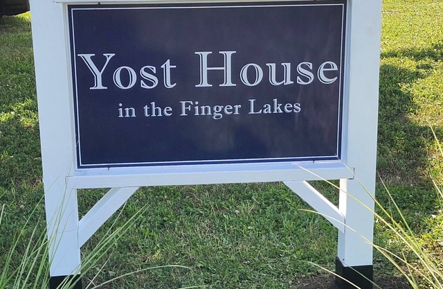 Wineries, lakes, parks, Amish markets, 360 vistas, center Finger Lakes 2B, 2B!