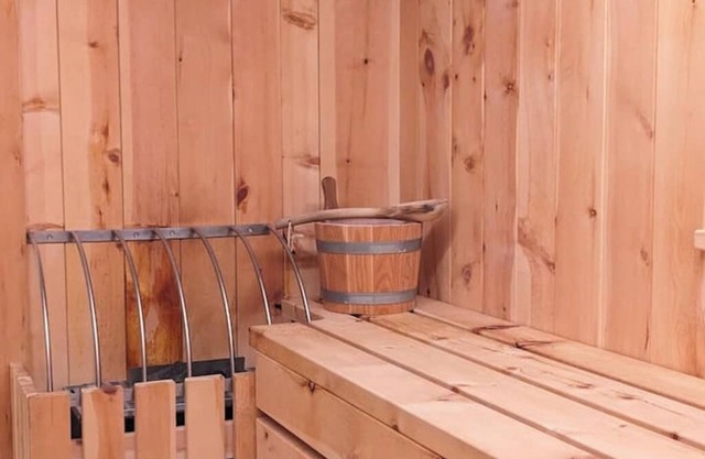 Winery Hofer Hof App.Sylvaner with pinewood sauna