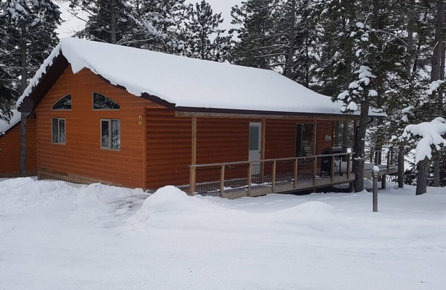 Winter Cottage On Lake Of The Woods - Sioux Narrows