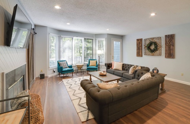 Wintergreen Resort Condo w/Deck; Ski, Hike, Shops