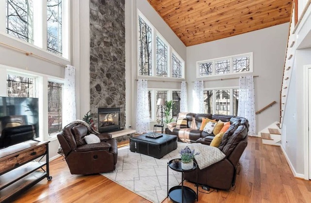 Wintergreen Ridge Retreat