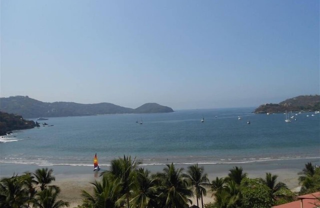 Winters Discount! - Stunning Bay-Ocean-Beach Vu 2 BR/2 Bth Split Level Condo