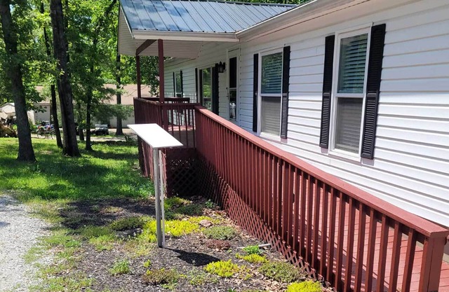 Wish You Were Here Spacious Pomme de Terre Lake Home with AC, WiFi, in Galmey
